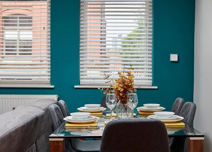 Flat 1 3 Bedroom, 3 Bath