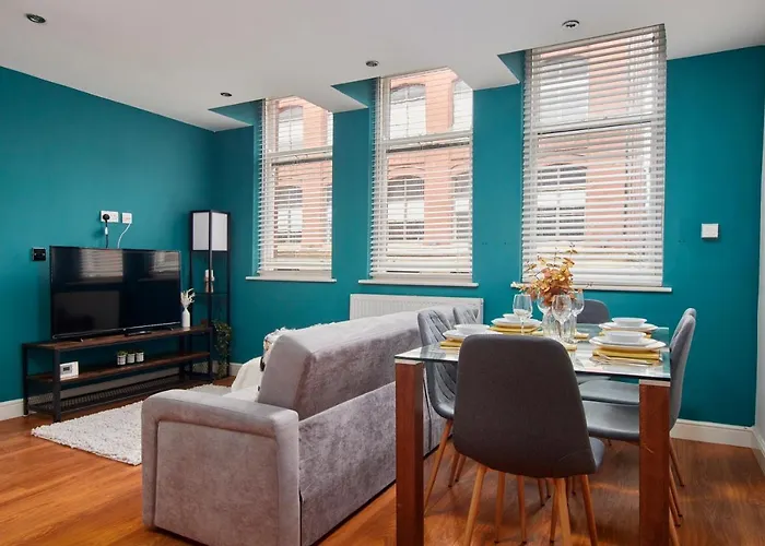 Spacious City Centre 3 Bedroom, 3 Bathroom