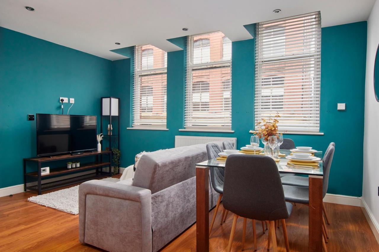 Apartment Spacious Centre 3 Bedroom, 3 Bathroom *