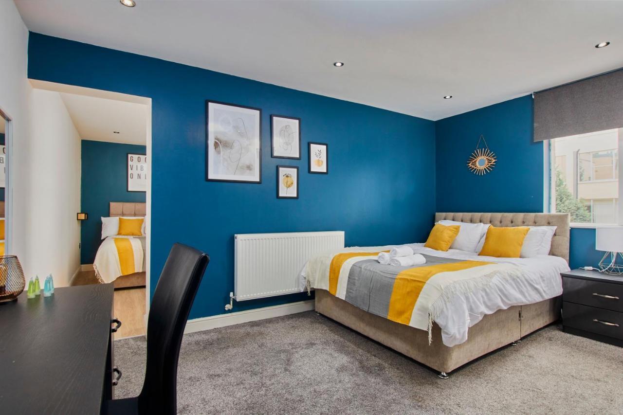 Apartment Spacious Centre 3 Bedroom, 3 Bathroom *